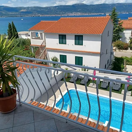 Apartment Majapaula Slatine