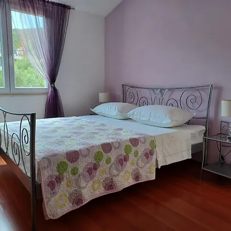 Majapaula Слатине