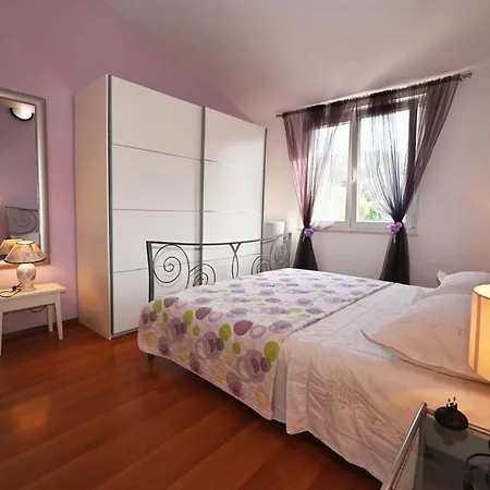 Majapaula Apartman Slatine